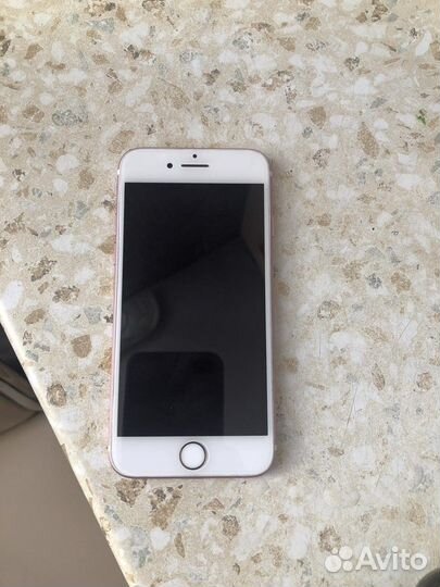Телефон iPhone 7