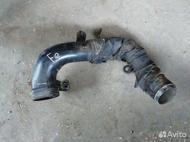 Патрубок воздухазаборника hyundai santa fe 2006г