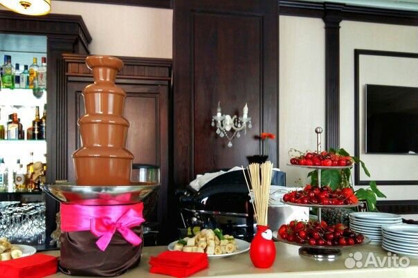 Пирамида шампанского, шоколадный фонтан, лимонад б