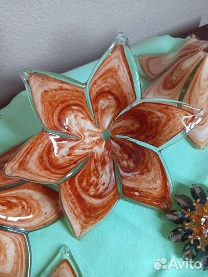 Стеклянные цветы от люстры, плафоны