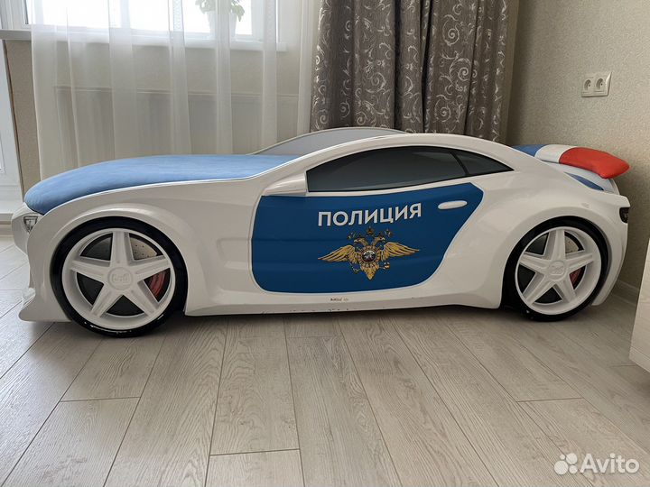 Детская кровать машинка