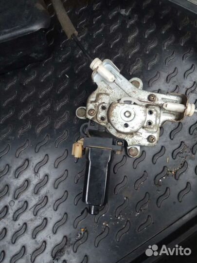 Привод электростеклоподъёмника