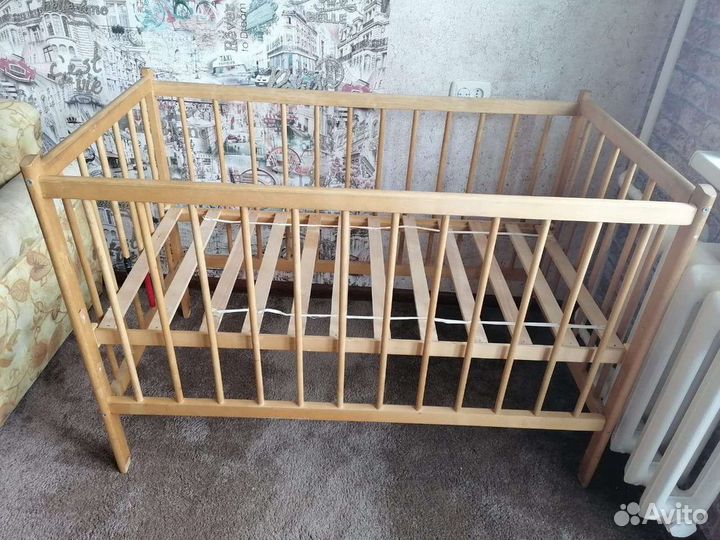 Детская кроватка