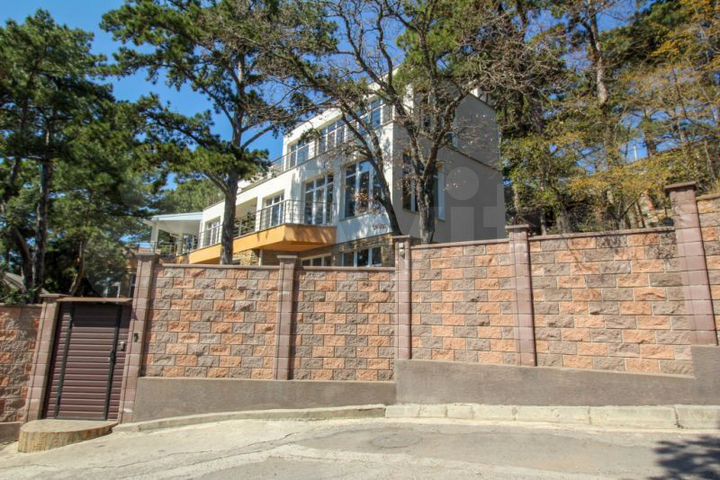 Дом 288,5 м² на участке 14,7 сот.