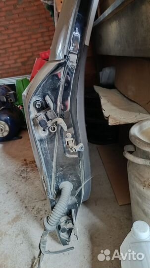 Дверь задняя на toyota rav4