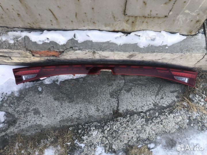 Фонарь цетральный Киа К5 2019