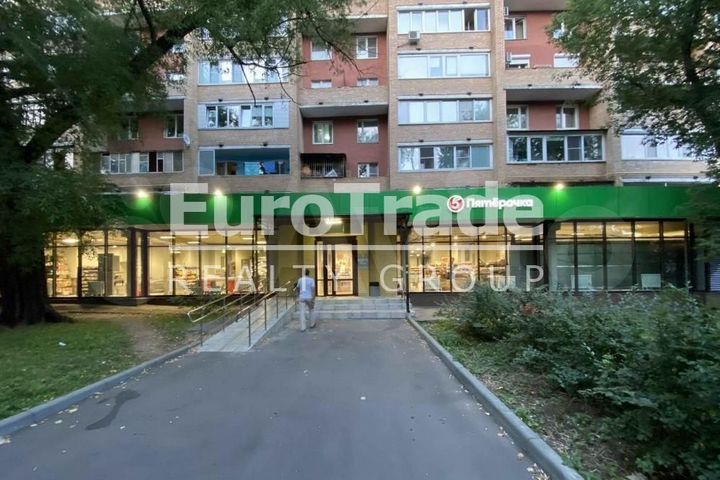 Продам торговое помещение, 747 м²