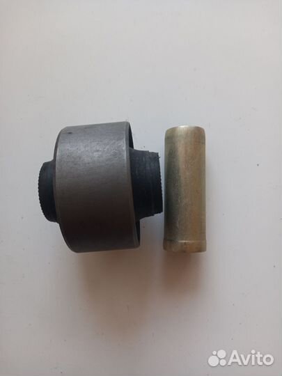 Сайлентблок задний переднего рычага toyota