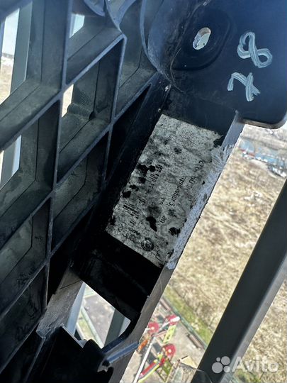 Направляющая центральная Passat CC 2008-2017