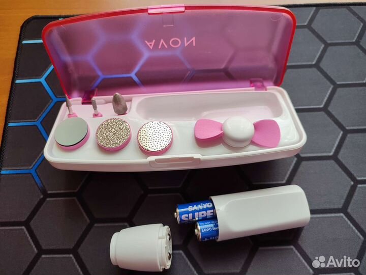 Маникюрный набор новый Avon