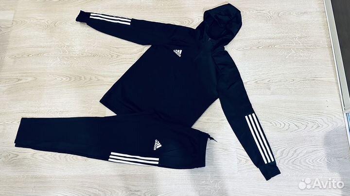 Спортивный костюм adidas для мальчика