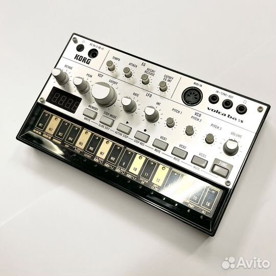 Korg volca bass