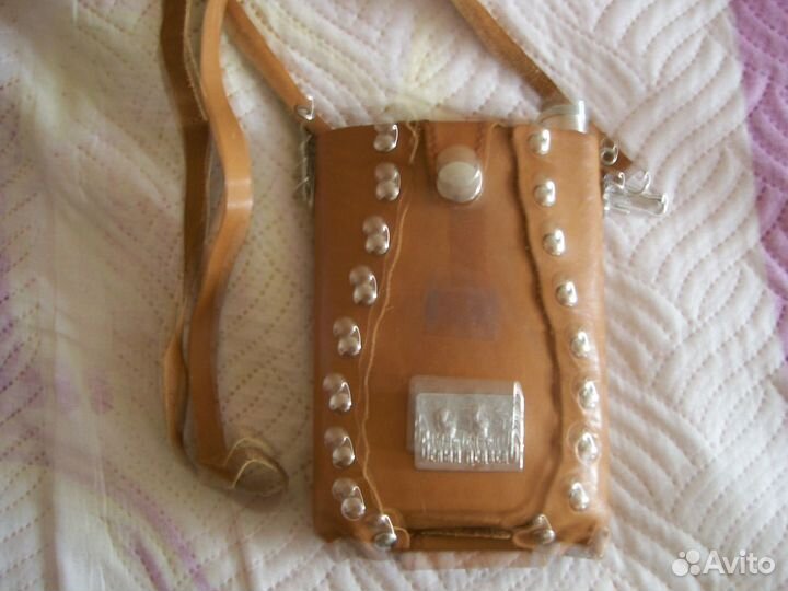 Новаякожанаяфляжкаифляжкхолодильниккомпасом