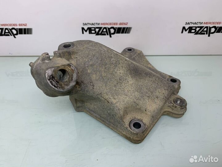 Кронштейн двигателя правый Mercedes w164