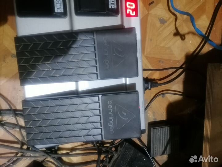 Behringer FSB1010 midi педаль фут свитч footswitch