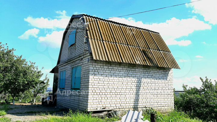 Дом 25 м² на участке 9,5 сот.