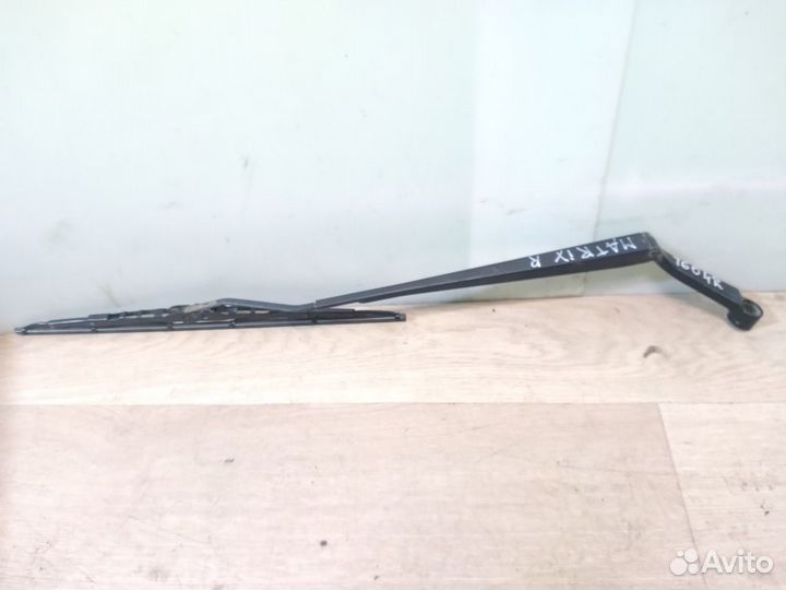 Поводок стеклоочистителя передний правый Toyota