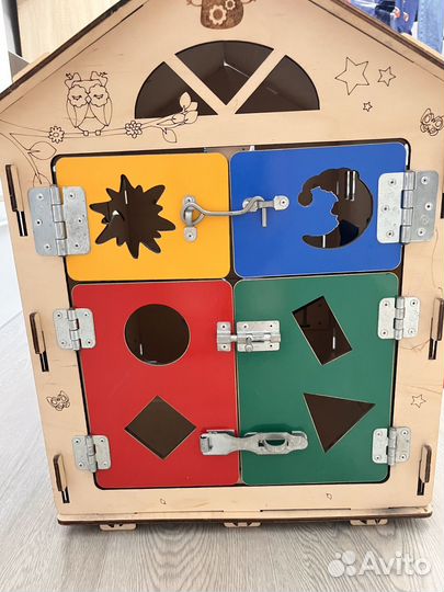 Бизиборд домик