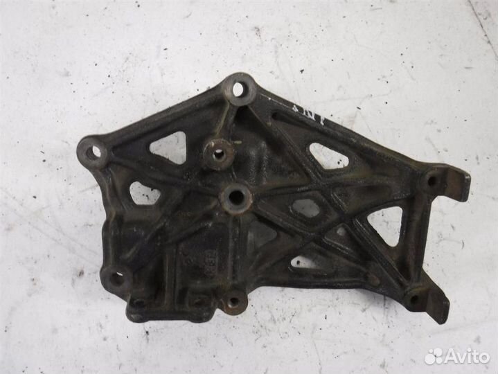 Кронштейн кондиционера Mitsubishi Galant IX 2003