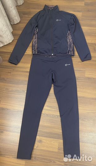 Спортивный костюм женский