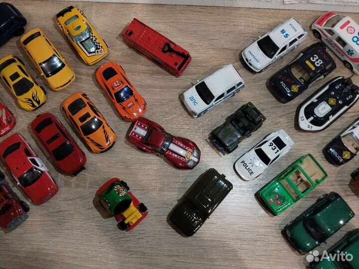 Игрушечные машинки