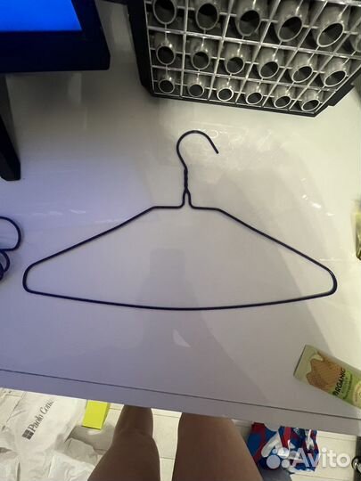 Вешалка металлическая