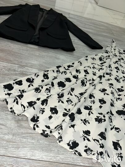 Новый женский костюм 42 размер