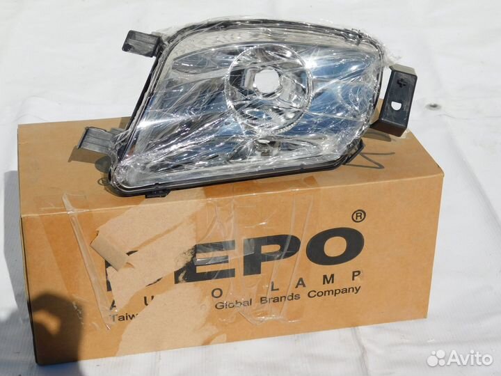 Фара противотуманная правая Peugeot 308