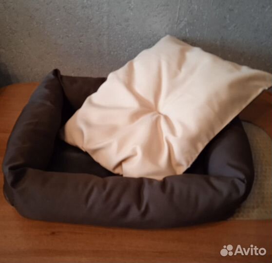 Лежанки и пледы для животных