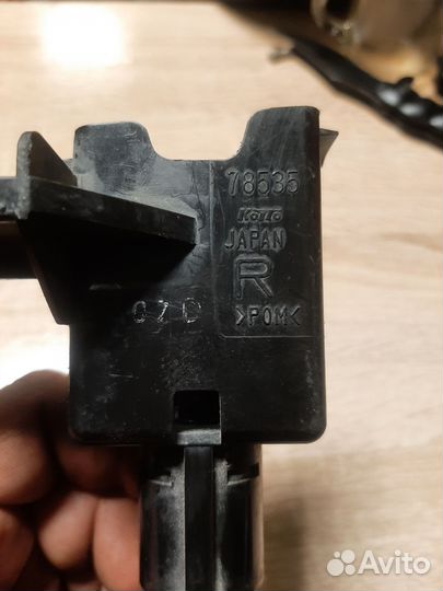 Форсунка омывателя фары Lexus is 2005-2009