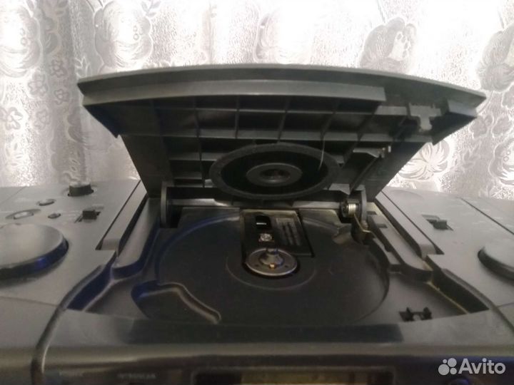 Музыкальный центр philips