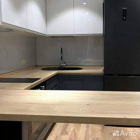 Кухня п-образная на заказ любой сложности