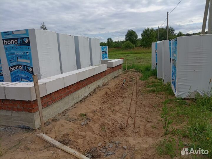 Бригада строителей