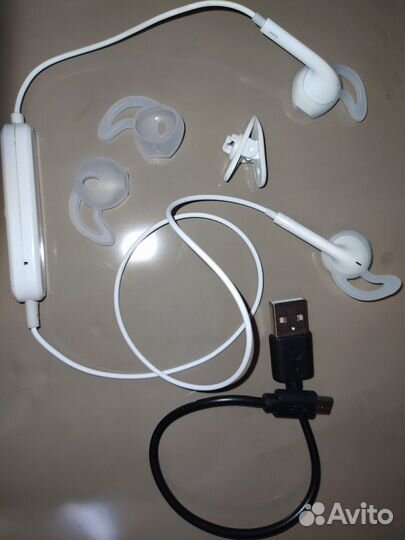 Беспроводная Bluetooth гарнитура