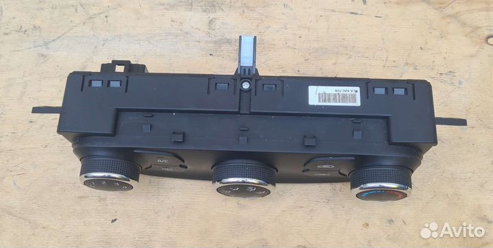 Блок управления кондиционера Kia Ceed JD