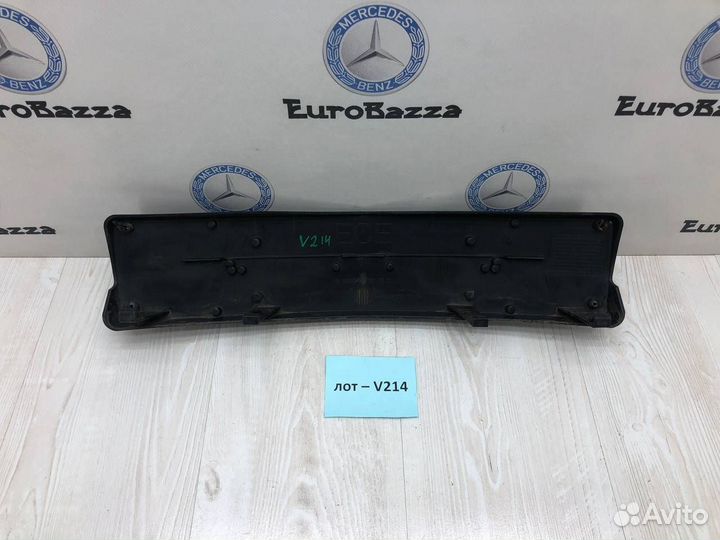 Площадка под передний номер Mercedes W207