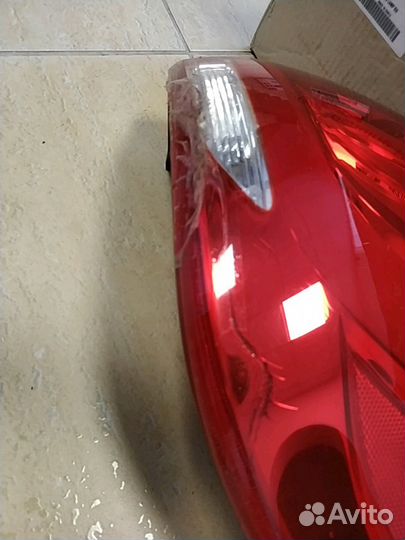 Фонарь задний правый Kia sportage 3 sl 92402-3W610