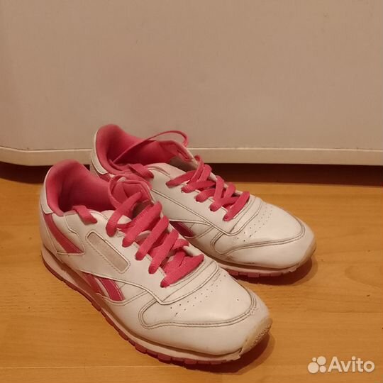 Кроссовки Reebok классические