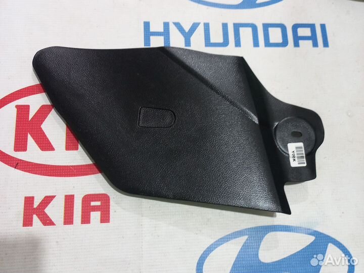 Декоративная накладка левая Kia Cerato 3 YD