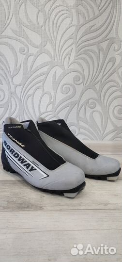 Продам лыжи+ботинки