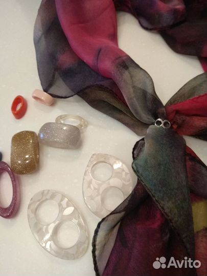 Аксессуары для платков и палантинов