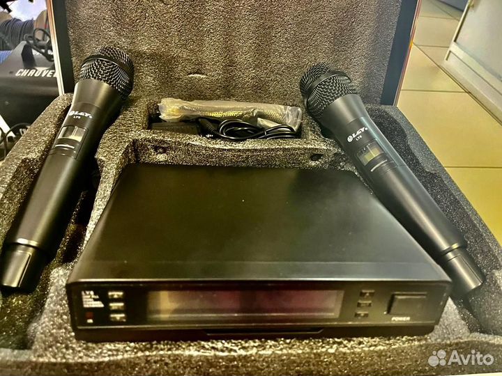 Вокальная четырехканальная радиосистема L&Y LY-62