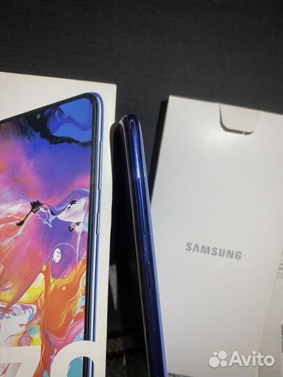 Телефон Samsung A70