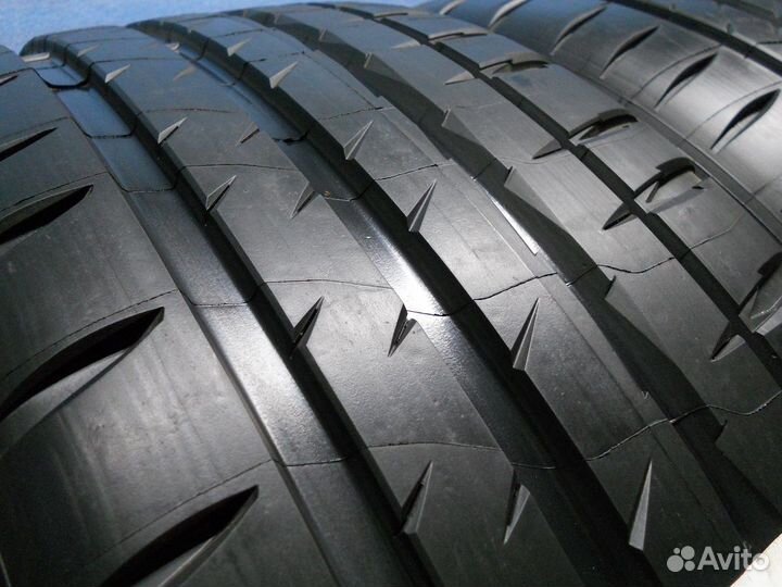 Michelin Pilot Sport 4 S 275/35 R19 100Y