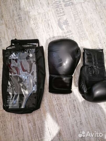 Боксерские перчатки Adidas 12 oz