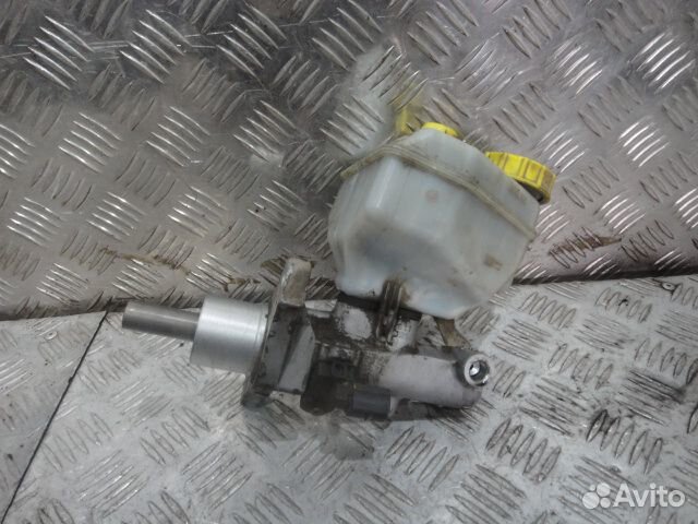 Цилиндр тормозной главный Amarok (10-16) б\у