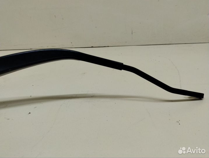 Поводок стеклоочистителя передний правый Mitsubish