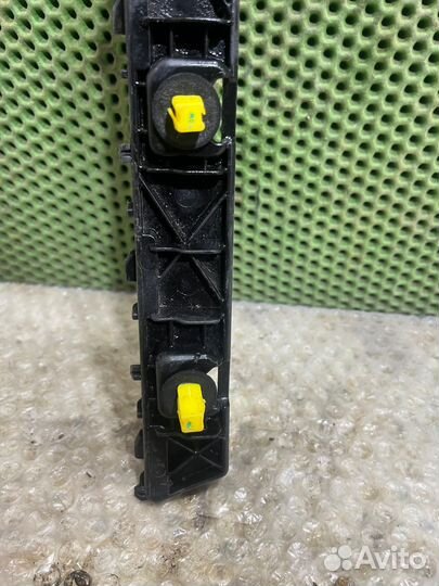 Кронштейн бампера задний левый Hyundai Solaris 2