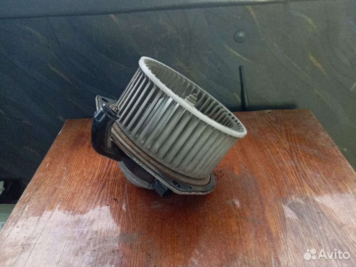 Моторчик отопителя Mazda 626 GE