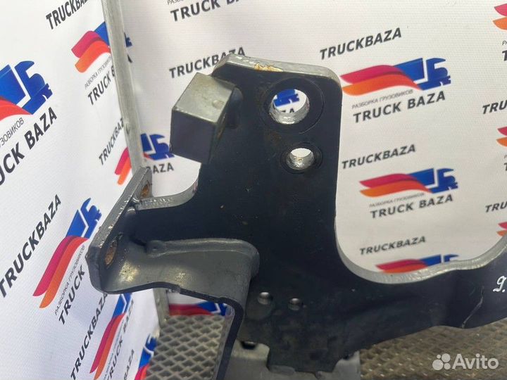 1802166 Кронштейн бампера левый Scania 5-series